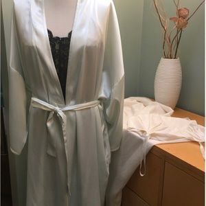 Vintage 90s Satiny Robe/Housecoat, Sz XL, Soft Green (Pistachio), Wrap R…